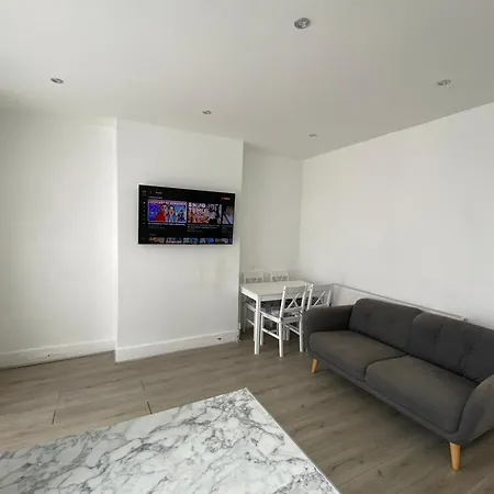 Spacious 3Br Home Family & Contractor Friendly